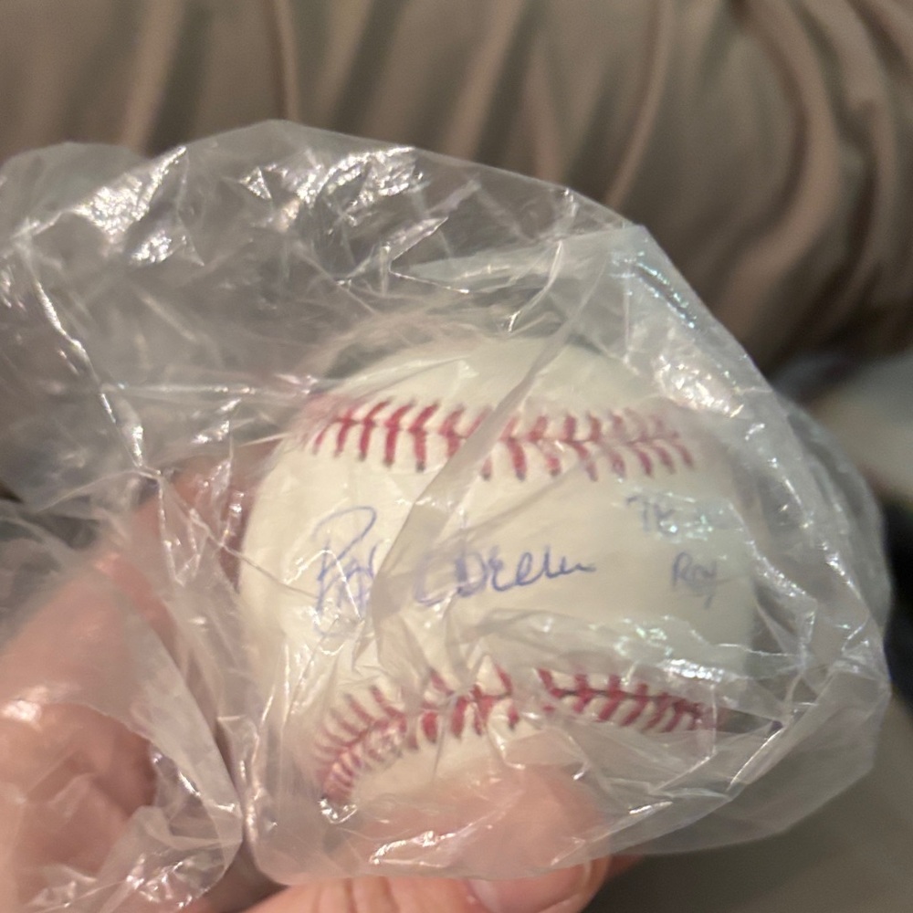 Rawlings Baseball signed by Bob Horner he was nl rookie of the year in 1978